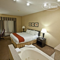 Holiday Inn Express Hotel & Suites Plymouth