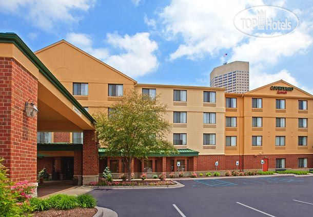 Hotelier's photos Courtyard Indianapolis at the Capitol 3*