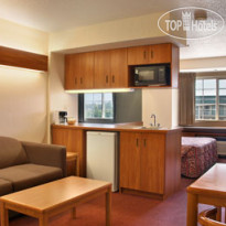 Days Inn And Suites Lafayette 