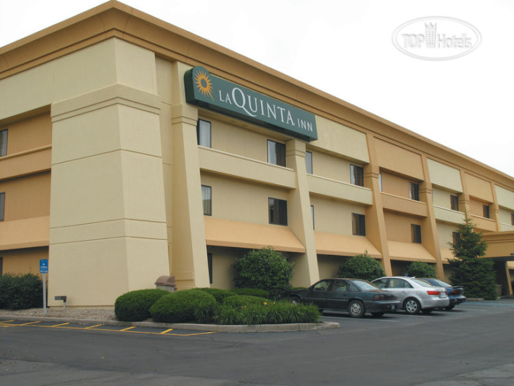 Hotelier's photos La Quinta Inn Indianapolis Airport Executive Drive 2*