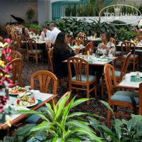 Holiday Inn Chicago - Mart Plaza