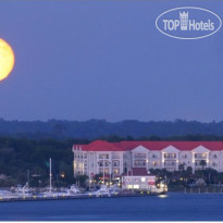 Charleston Harbor Resort And Marina Вид из далека