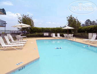 New photos from tourists Days Inn Seneca 2*