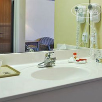 Super 8 Alexandria I-49 