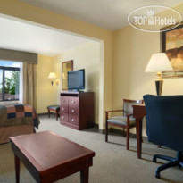 Wingate by Wyndham Lafayette Airport 