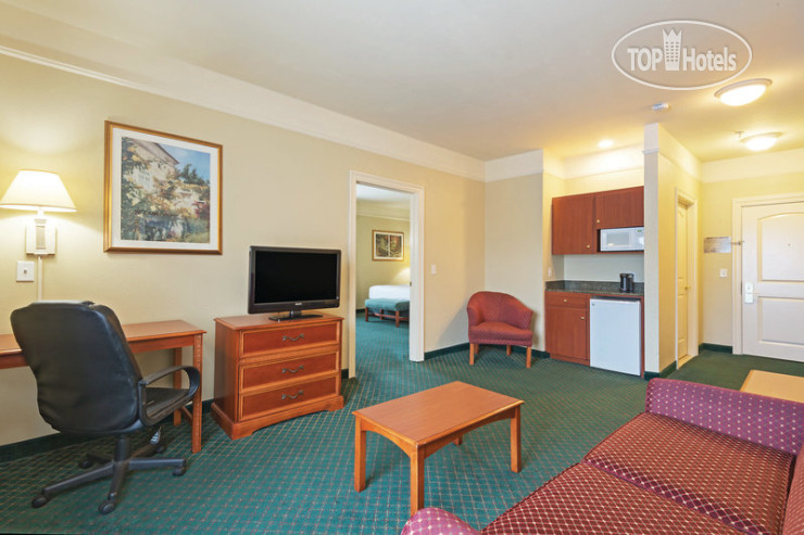 New photos from tourists La Quinta Inn & Suites Covington 2*