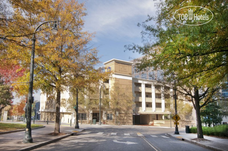 Hotelier's photos Best Western PLUS Inn at the Peachtrees 3*