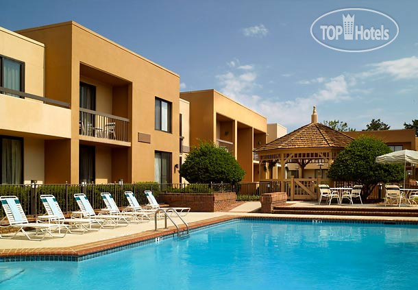 Hotelier's photos Courtyard Atlanta Northlake 3*