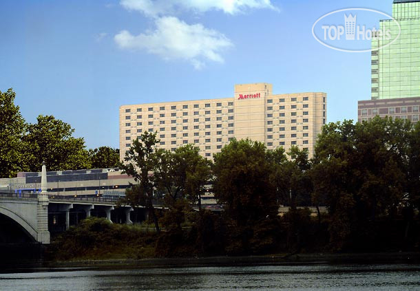 Hotelier's photos Springfield Marriott 3*