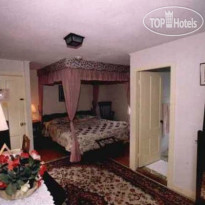 The Colonial House Inn