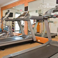 Hilton Garden Inn Addison Тренажерный зал