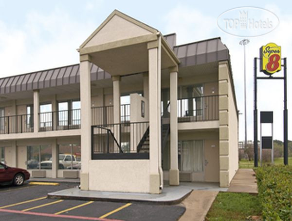 Hotelier's photos Super 8 Longview I-20 2*