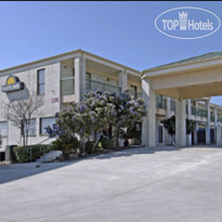 Days Inn San Antonio Northwest Fiesta Park 