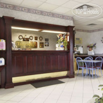 Travelodge Midland Лобби