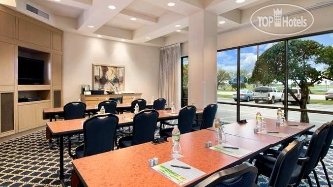 New photos from tourists DoubleTree by Hilton Hotel Houston Hobby Airport 3*