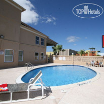 Island Inn Бассейн