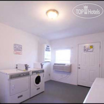 Hempstead Country Inn & Suites Прачечная