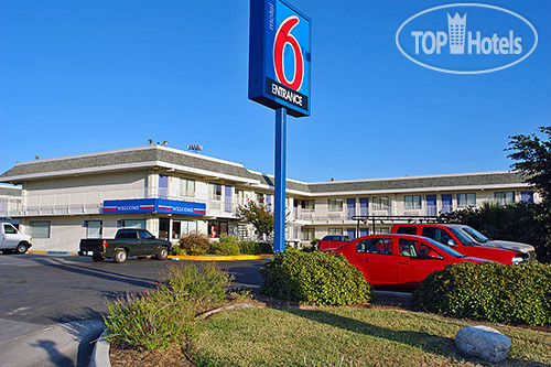 Hotelier's photos Motel 6 San Antonio - Ft Sam Houston 2*