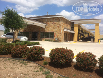 New photos from tourists Super 8 San Antonio 1*