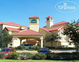 La Quinta Inn & Suites Houston Bush IAH South