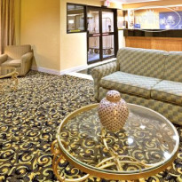 Holiday Inn Express Hotel & Suites Stemmons Fwy 