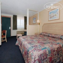 Econo Lodge Inn & Suites Fiesta Park 