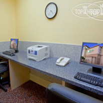 Holiday Inn Express Houston Hobby Airport 