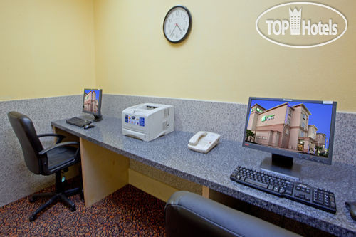 Hotel photo Holiday Inn Express Houston Hobby Airport 3*