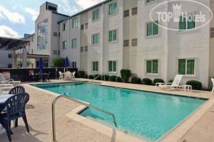Hotelier's photos Motel 6 Houston Westchase 2*