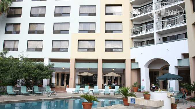 Hotel photo DoubleTree by Hilton San Antonio Downtown 3*