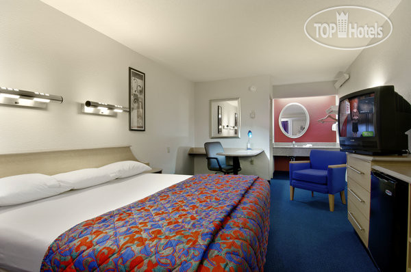 Hotelier's photos Red Roof Inn Dallas DFW Airport North 2*