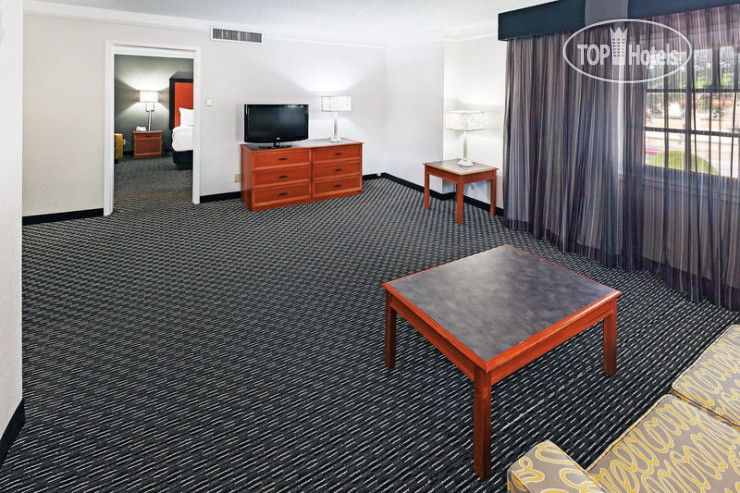 New photos from tourists La Quinta Inn Dallas Uptown 3*