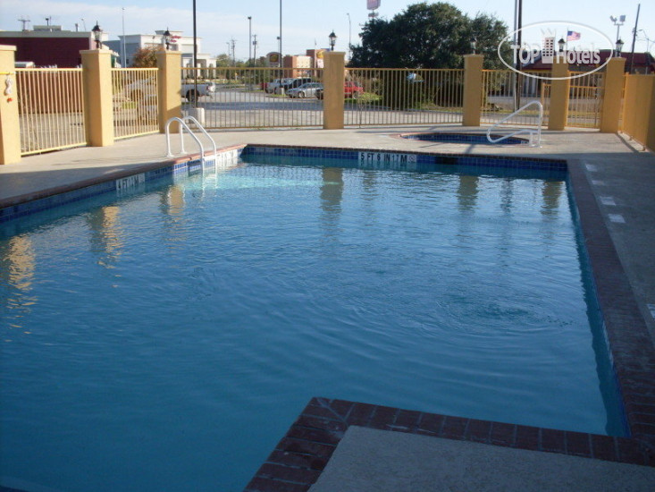 New photos from tourists La Quinta Inn & Suites Brownwood 2*