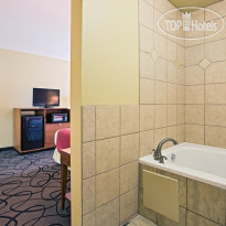 La Quinta Inn & Suites Ft. Worth - Forest Hill 