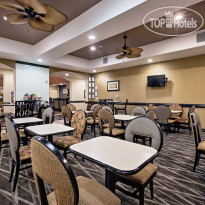La Quinta Inn & Suites Ft. Worth - Forest Hill 