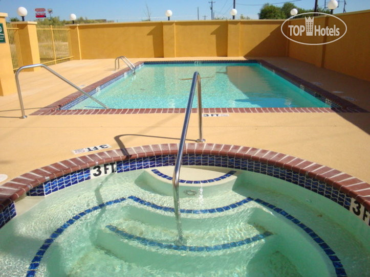 New photos from tourists La Quinta Inn & Suites Hillsboro 2*