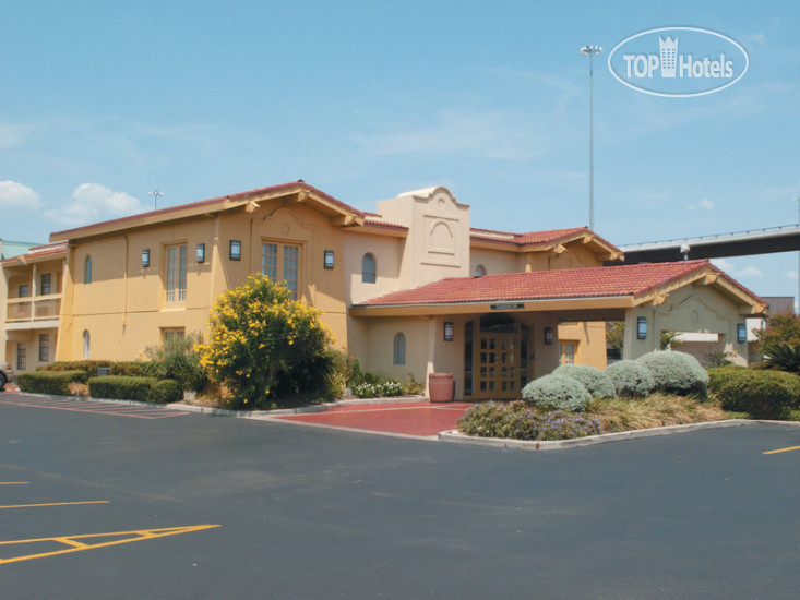 Hotel photo La Quinta Inn Austin Highland Mall 3*