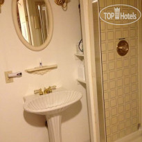 Isaac Hilliard House Ванная комната