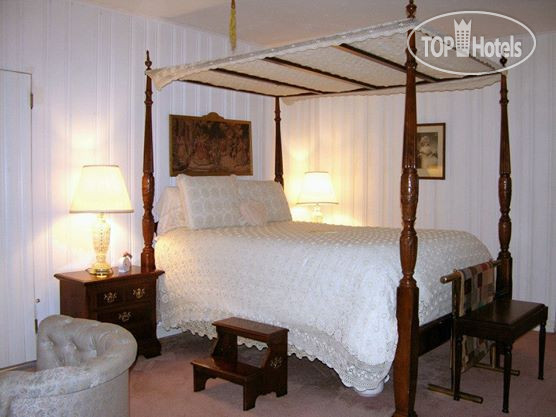 New photos from tourists Isaac Hilliard House 2*