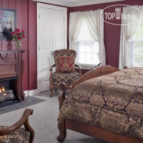 The Colonial Inn at Historic Smithville 
