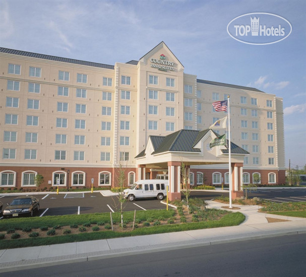 Hotelier's photos Country Inn & Suites Newark Airport 2*