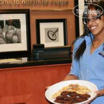 Hampton Inn Las Vegas North Speedway ресепшен