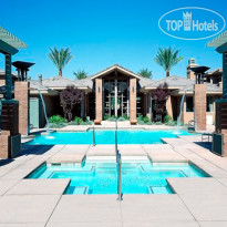 Cliffs at Peace Canyon 