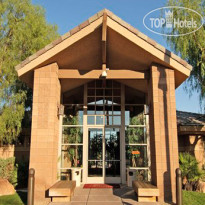 Cliffs at Peace Canyon 