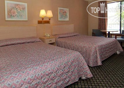 New photos from tourists Econo Lodge Near Lax 2*