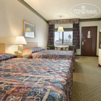 Super 8 Commerce / LA Area 