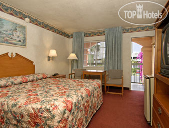 New photos from tourists Long Beach Convention Center Travelodge 2*