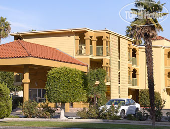 Hotelier's photos Long Beach Convention Center Travelodge 2*