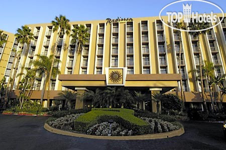Hotelier's photos Radisson Newport Beach 3*