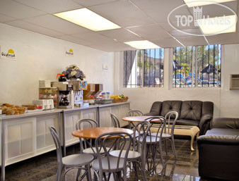 New photos from tourists Days Inn Mission Valley Qualcomm Stadium SDSU 2*